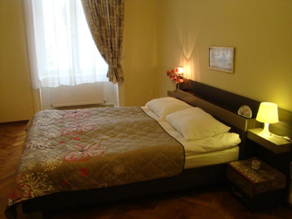 Тбилиси: Apartment On Tabidze 3/5
