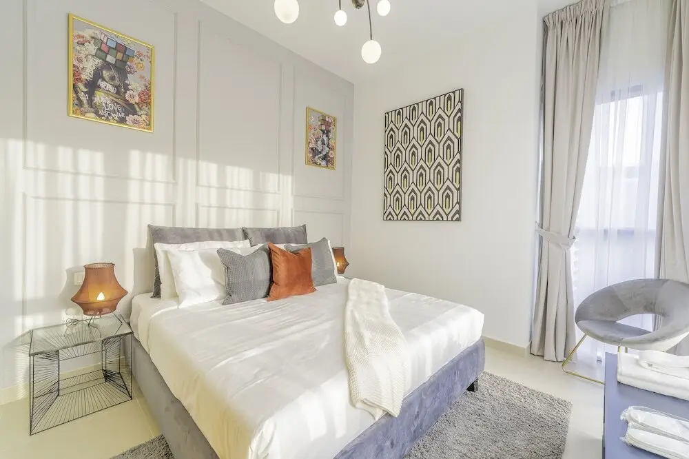 Дубай: Spacious Art Deco Apt with Burj,Canal Views