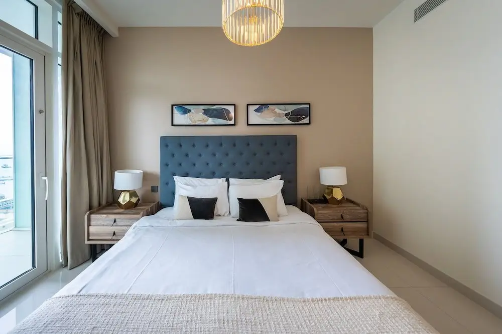 Дубай: Glamorous 3BR with Marina view