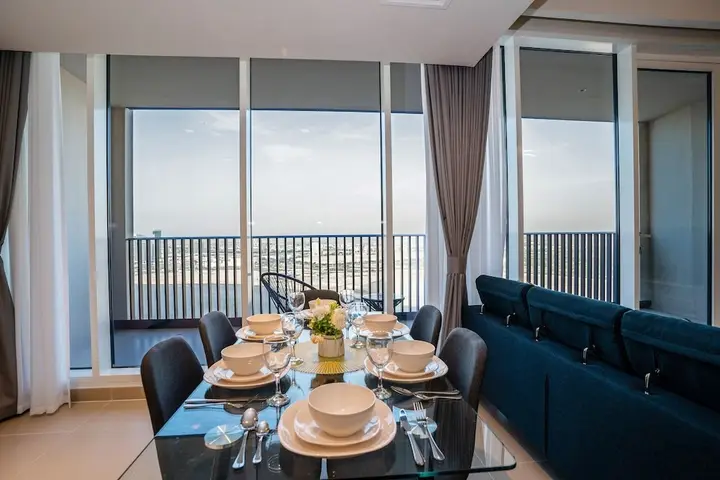 Дубай: Tanin - Breathtaking Panoramic Canal Views From Balcony