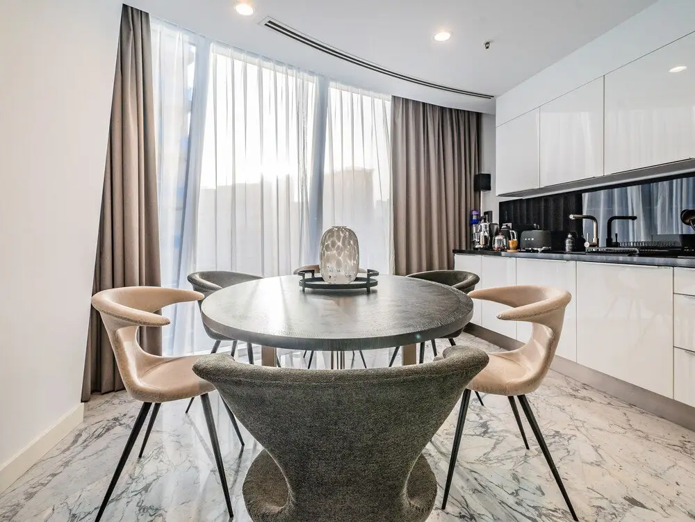 Guests and Cohost - Unique Luxe Apartment With Incredible Canal View — фото 1