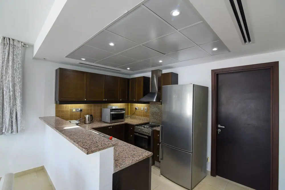 Дубай: GreenFuture - Huge Villa With Gardens and Terrace in JVT