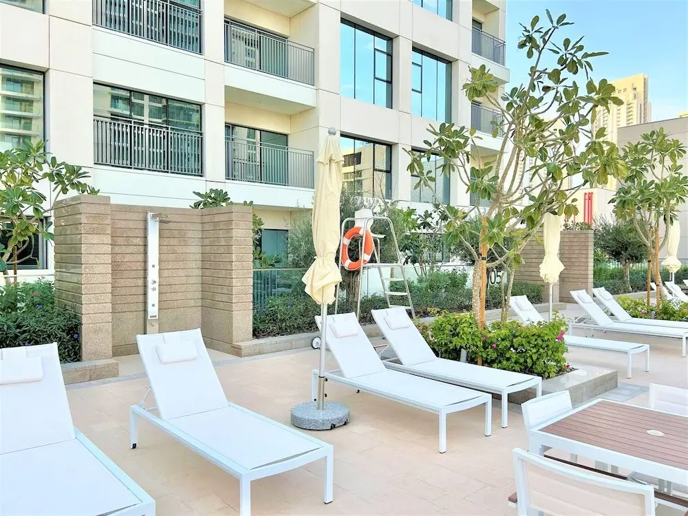 Дубай: Elegant Stay: Balcony & Stunning Dubai Creek Views