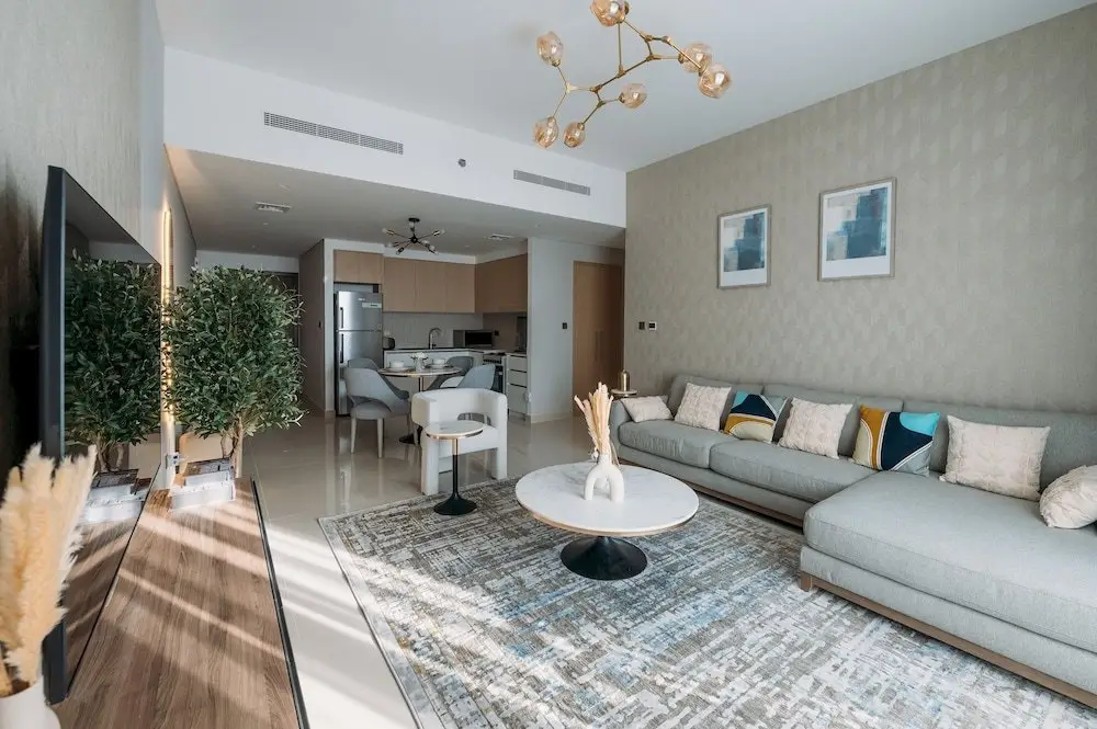 Elegant Stay: Balcony & Stunning Dubai Creek Views — фото 1