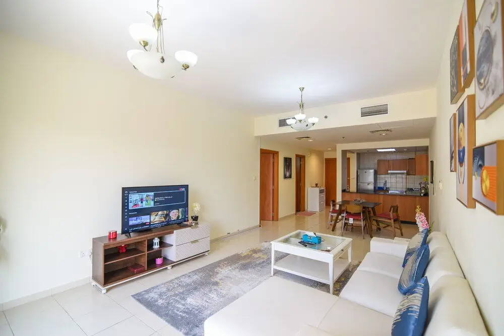 Дубай: GreenFuture - Spacious Apartment In Serene Area With Pool