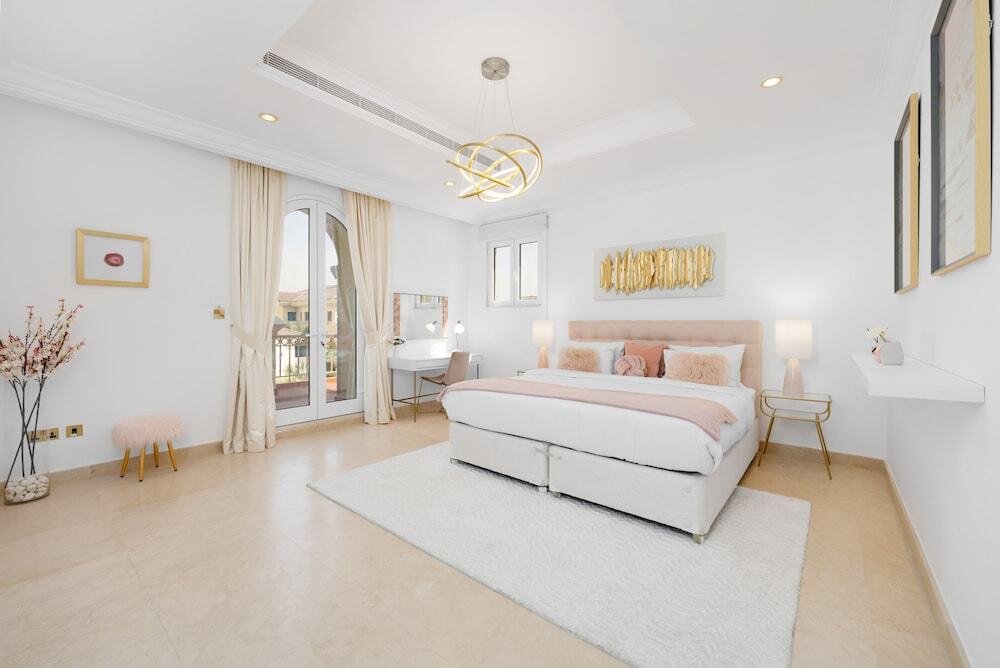 Дубай: Maison Privee - Ultra-Luxury Villa w/ Private Pool & Beach on Palm