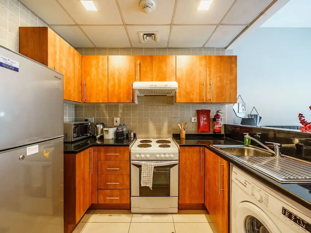 Дубай: Sweeping Marina View Studio Near the Metro Station