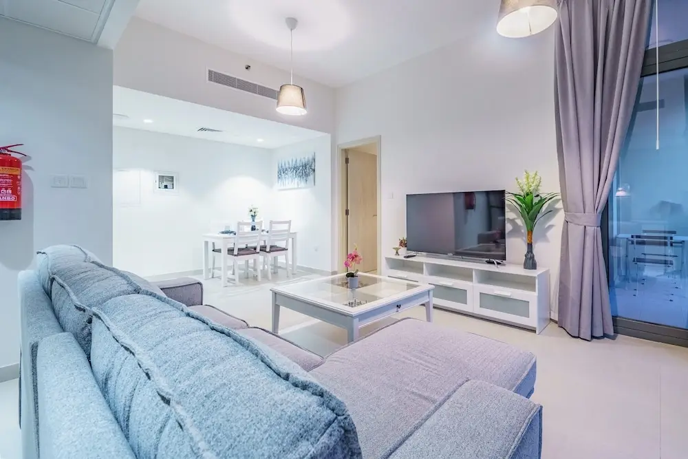 Дубай: Guests and Cohost - Stylish Apartment With Balcony In Liveliest Area