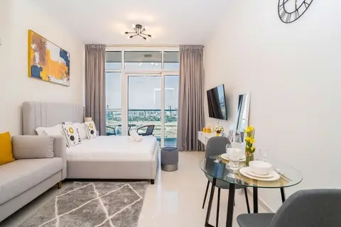 Tanin - Incredible City Vista From Balcony of Fancy Studio — фото 1