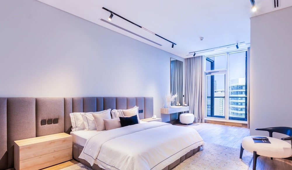 Contemporary 1BR at Vera Tower Business Bay by Deluxe Holiday Homes — фото 1