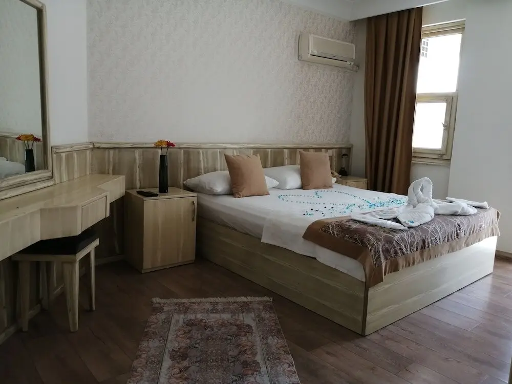 Анталья: Lara Eyfel Hotel