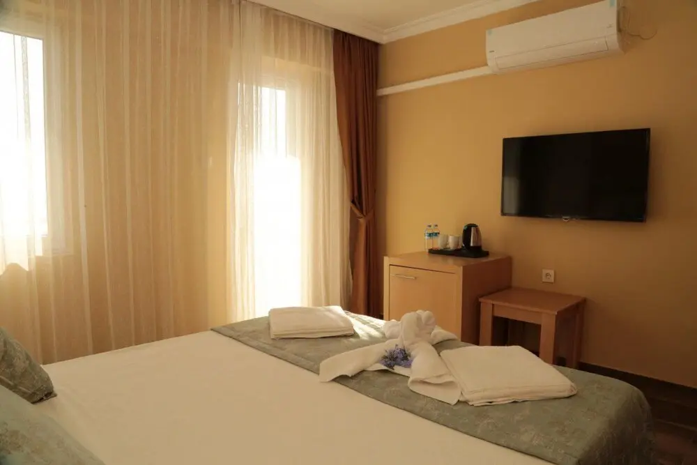 Анталья: Hotel Room With Shared Pool Near Beach in Kusadasi