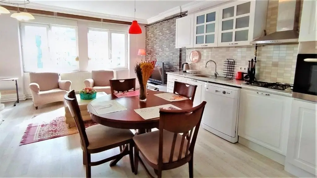 Анталья: Flat Close to Beach With Balcony in Konyaalti