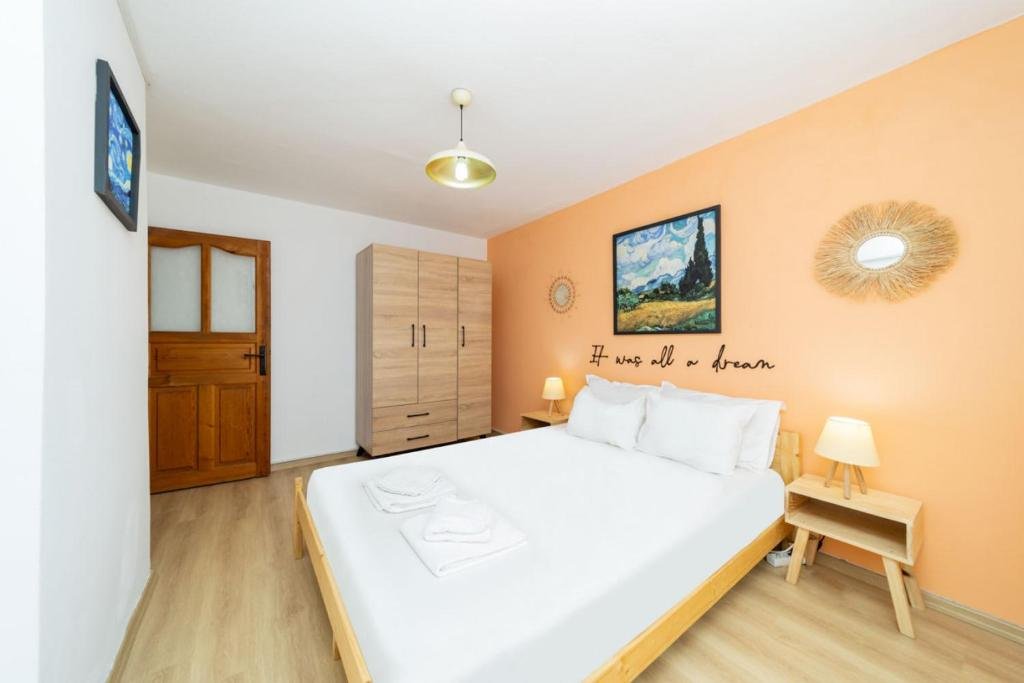 Анталья: Central Flat With Balcony and Terrace in Muratpasa