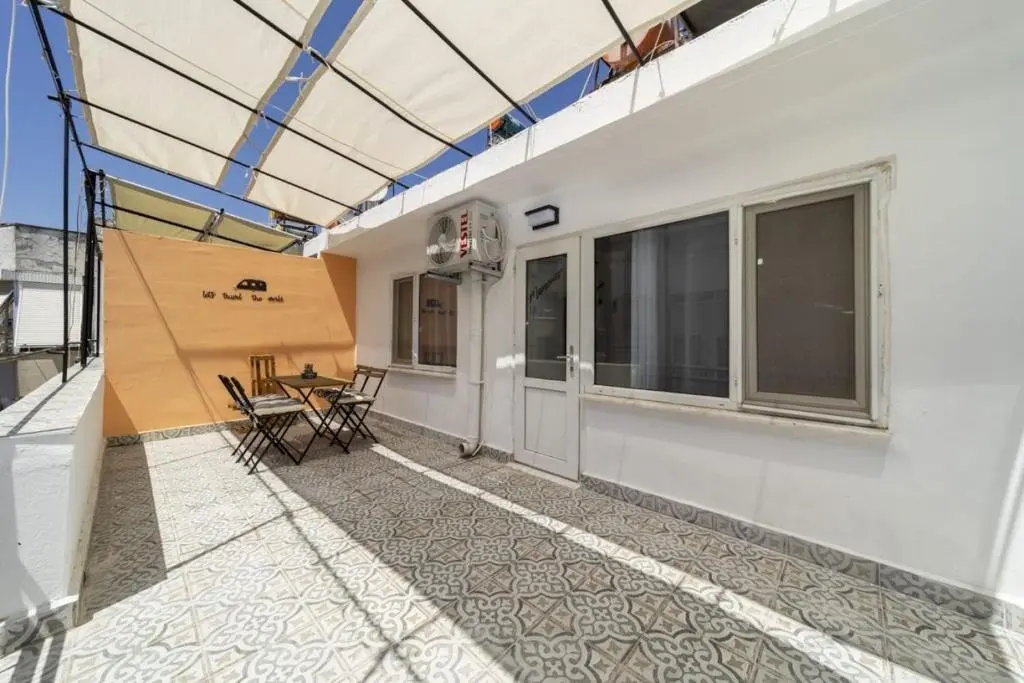 Анталья: Central Flat With Balcony and Terrace in Muratpasa