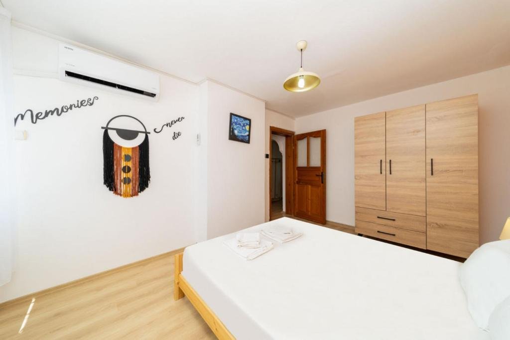 Анталья: Central Flat With Balcony and Terrace in Muratpasa