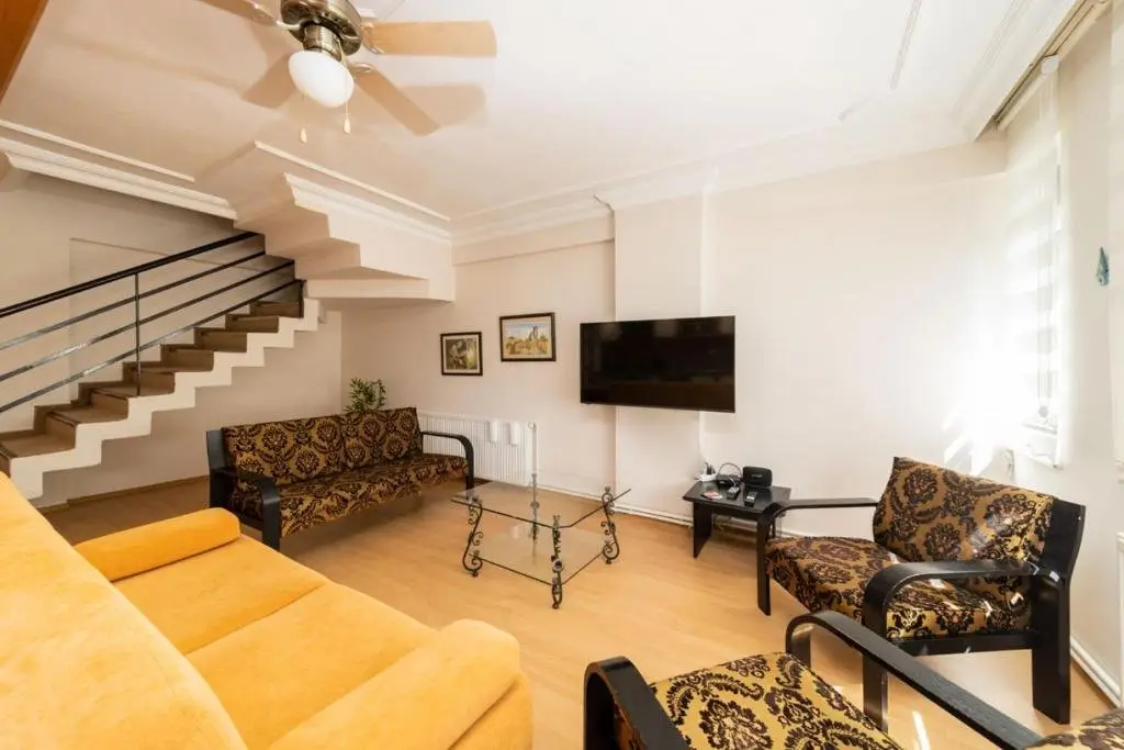 Анталья: Central Flat Near Shore in Muratpasa With Terrace