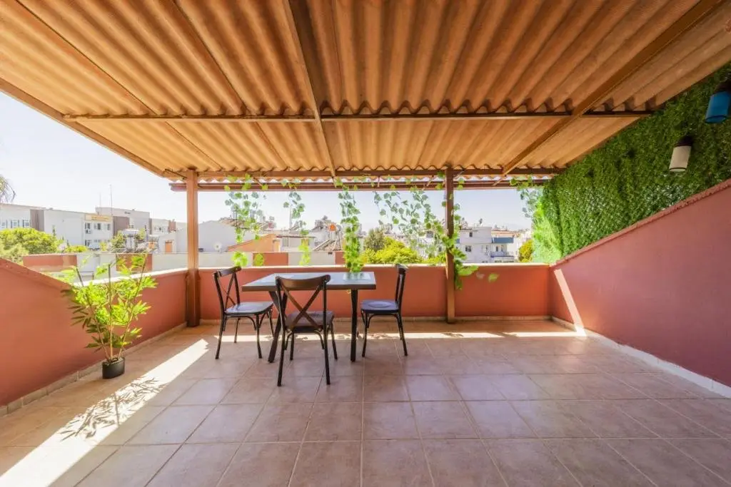 Анталья: Central Flat Near Shore in Muratpasa With Terrace