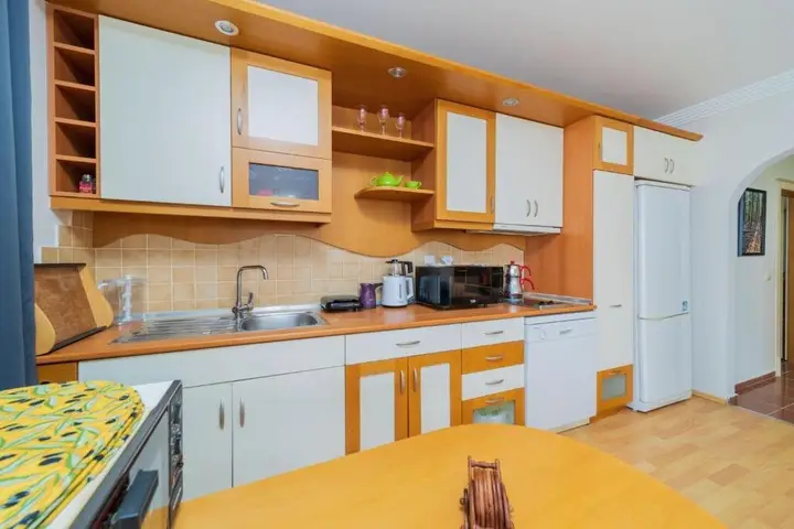 Анталья: Cozy Flat With Balcony Close to Konyaalti Beach