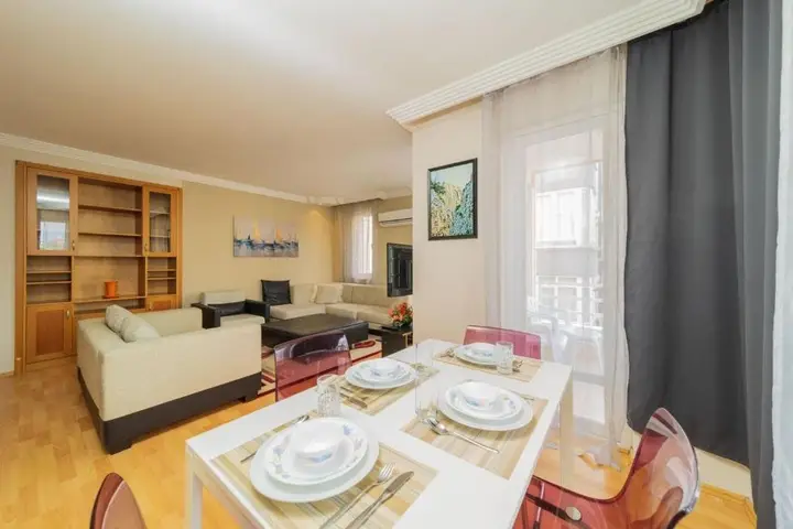 Анталья: Cozy Flat With Balcony Close to Konyaalti Beach