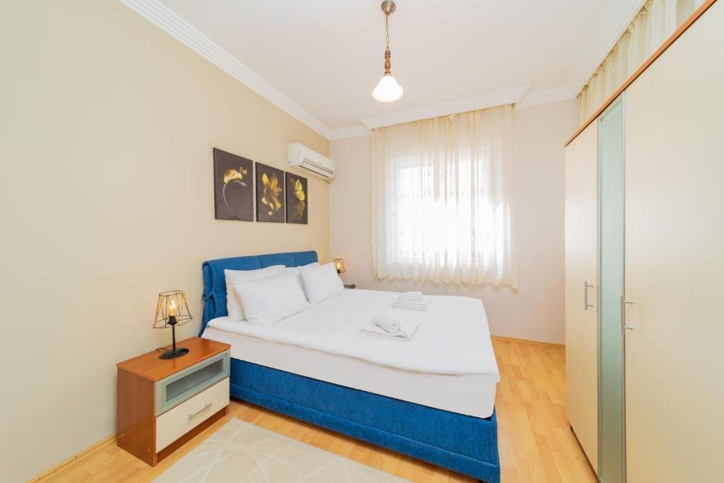 Анталья: Cozy Flat With Balcony Close to Konyaalti Beach