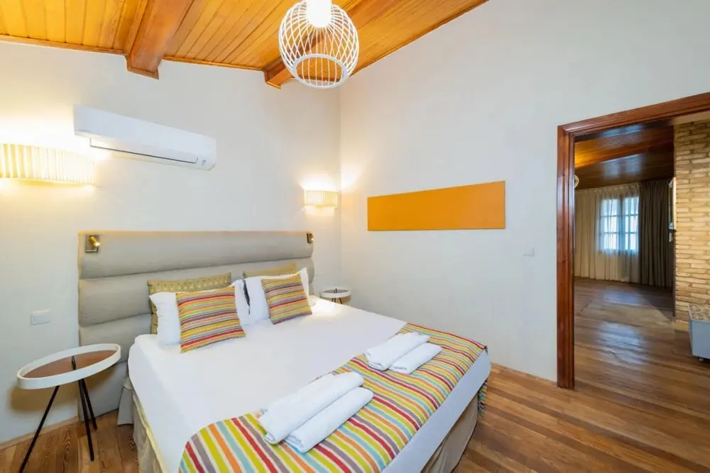 Анталья: Mesmerizing Hotel Room Near Hadrian s Gate