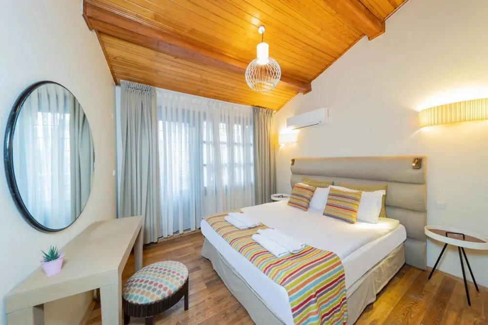 Анталья: Mesmerizing Hotel Room Near Hadrian s Gate