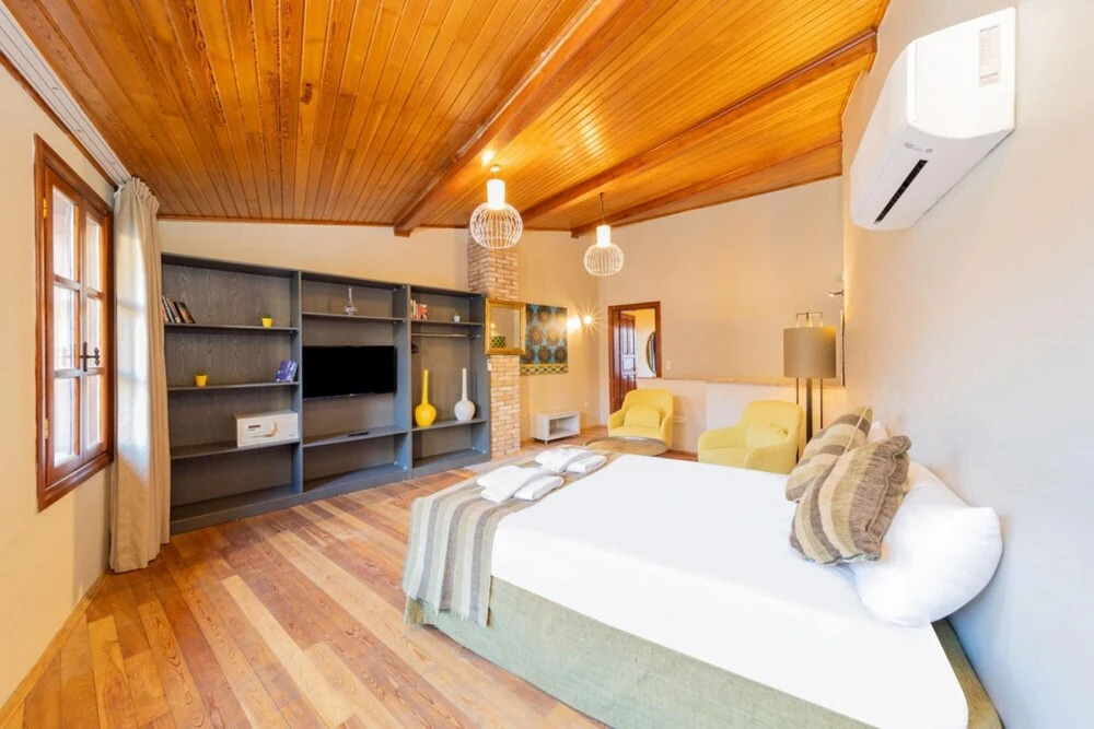 Анталья: Mesmerizing Hotel Room Near Hadrian s Gate
