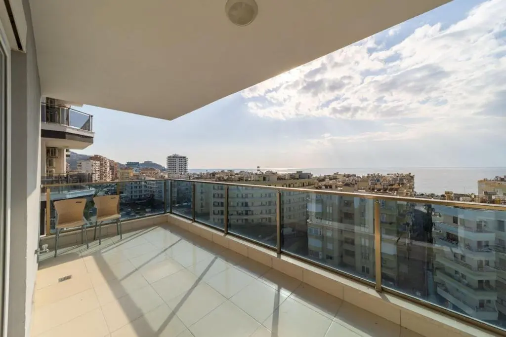 Аланья: Spacious Apartment with Sea View in Alanya