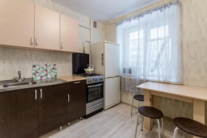 Екатеринбург: Колосс на улице Фрунзе