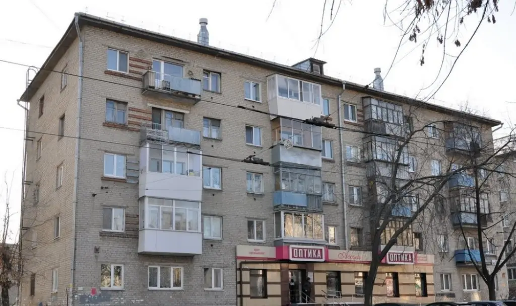 Екатеринбург: Колосс на улице Фрунзе