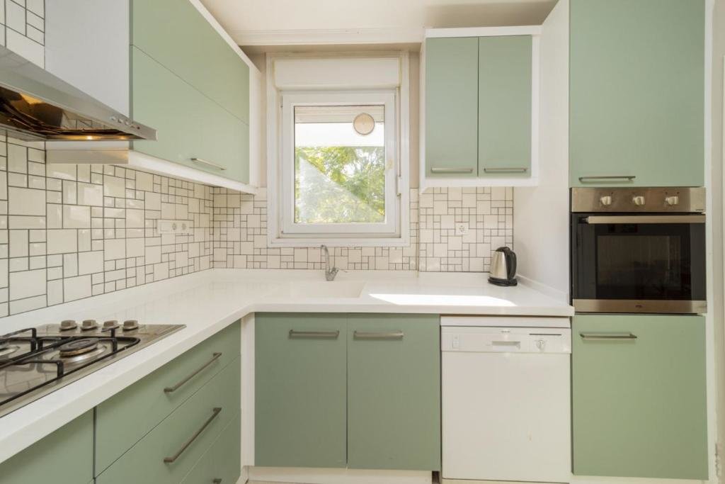 Анталья: Cozy Flat with Balcony near Beach in Konyaalti