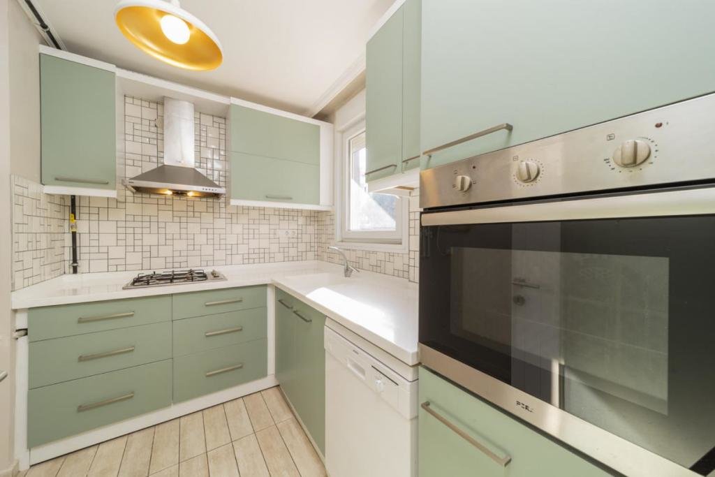 Анталья: Cozy Flat with Balcony near Beach in Konyaalti