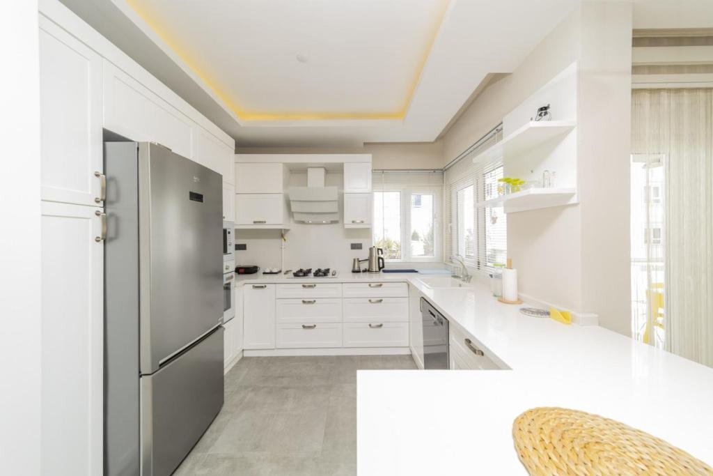Анталья: Delightful Flat With Shared Pool in Konyaalti
