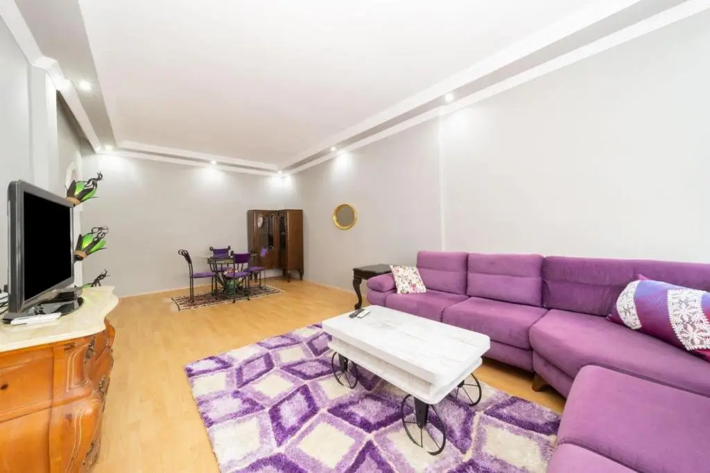 Анталья: Colorful Flat Close to the Coast in Muratpasa