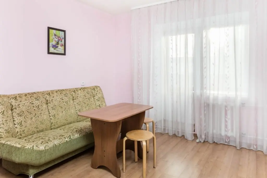 Тюмень: Apartments on Melnichnaya