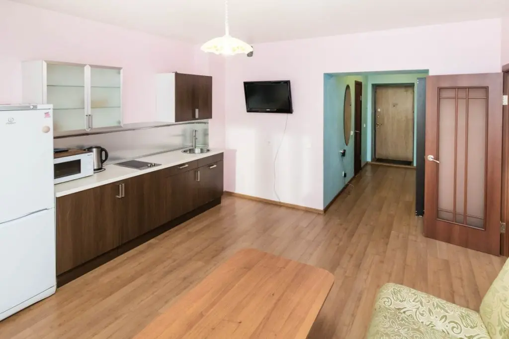 Тюмень: Apartments on Melnichnaya