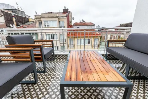 Central Flat with Lovely Terrace near Osmanbey Metro Station in Ferikoy, Sisli — фото 1