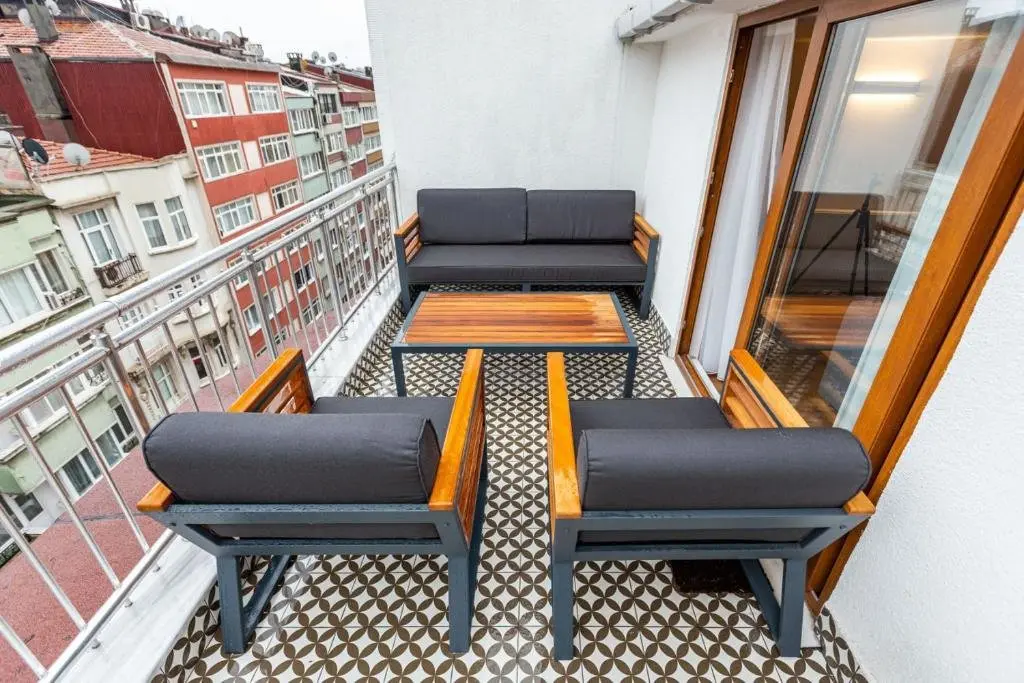 Стамбул: Central Flat with Lovely Terrace near Osmanbey Metro Station in Ferikoy, Sisli
