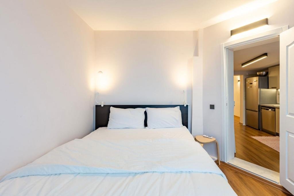 Стамбул: Central Flat with Lovely Terrace near Osmanbey Metro Station in Ferikoy, Sisli