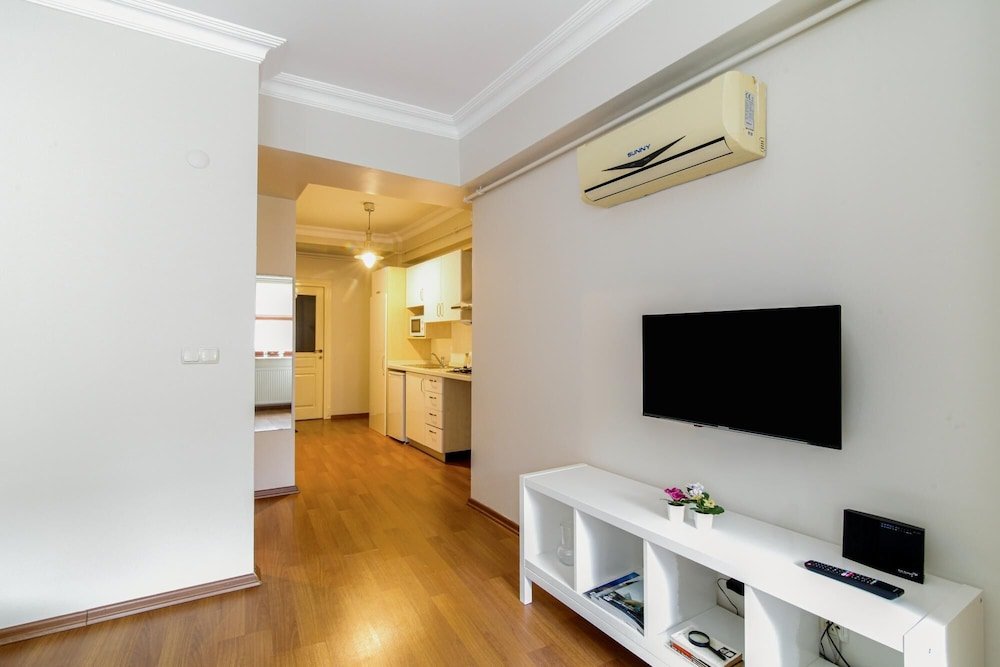 Стамбул: Central and Fully Furnished Flat in Beyo lu