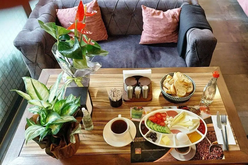Стамбул: Paris Hotel Cafe Restaurant
