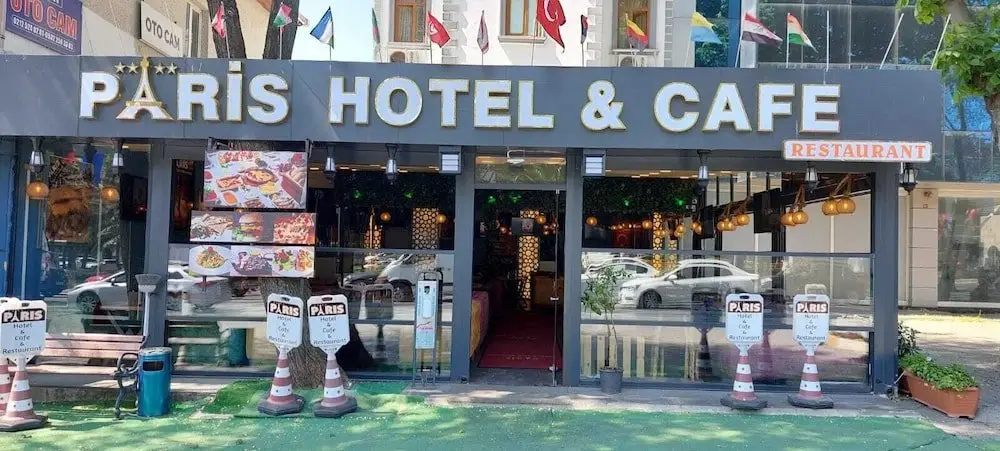 Стамбул: Paris Hotel Cafe Restaurant