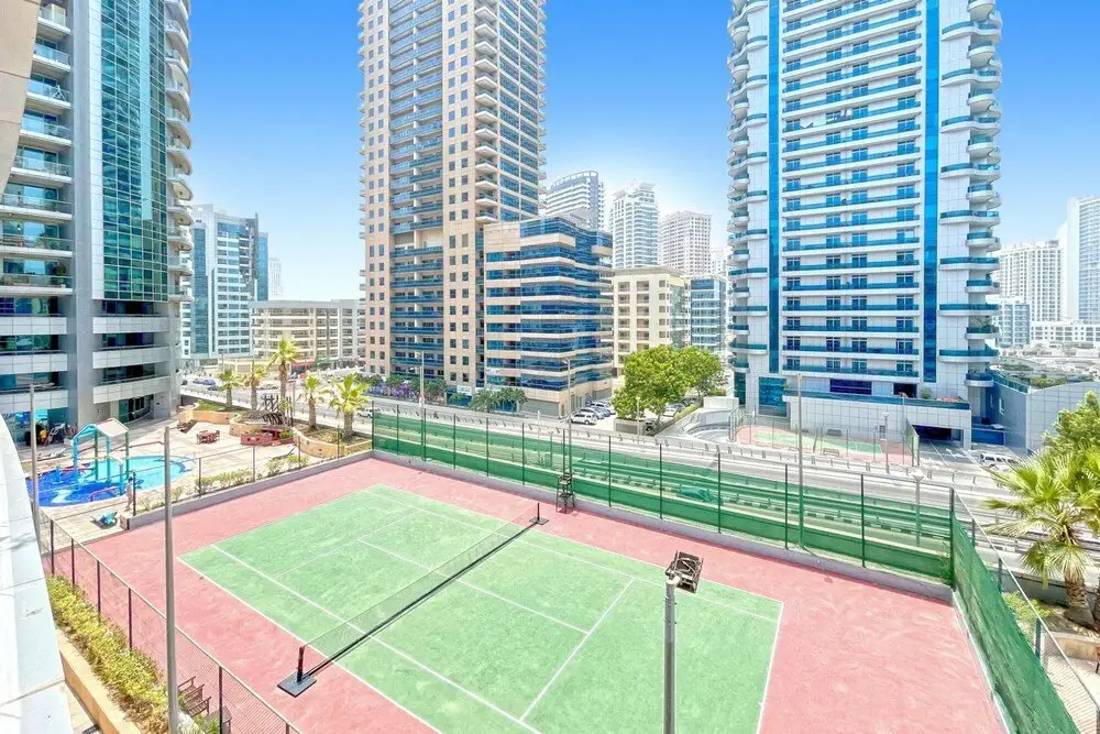 Дубай: The Waves Exude Luxury 1 BR Waterfront