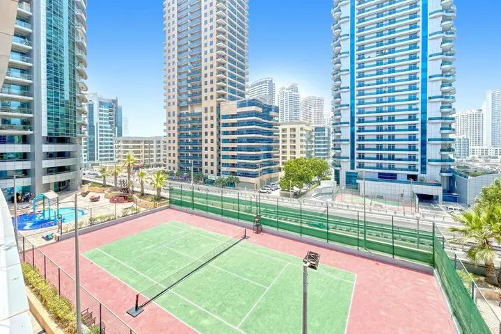 Дубай: The Waves Exude Luxury 1 BR Waterfront
