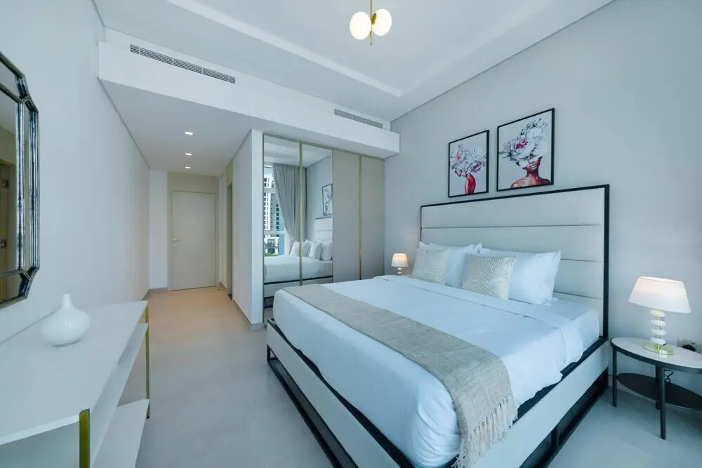 Дубай: Urban Resort w Golf Course Views Close to Beach
