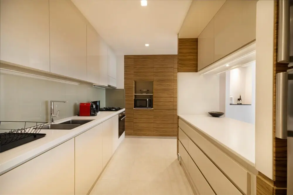 Дубай: Urban Resort w Golf Course Views Close to Beach