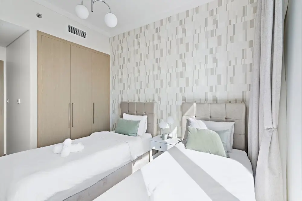 Дубай: WelHome - Stylish Condo With Cityscape View in Creek Harbour