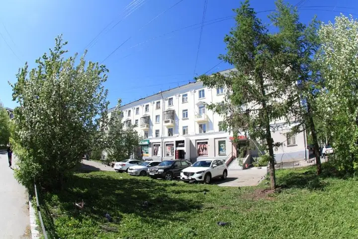 Екатеринбург: Второй Дом Азина