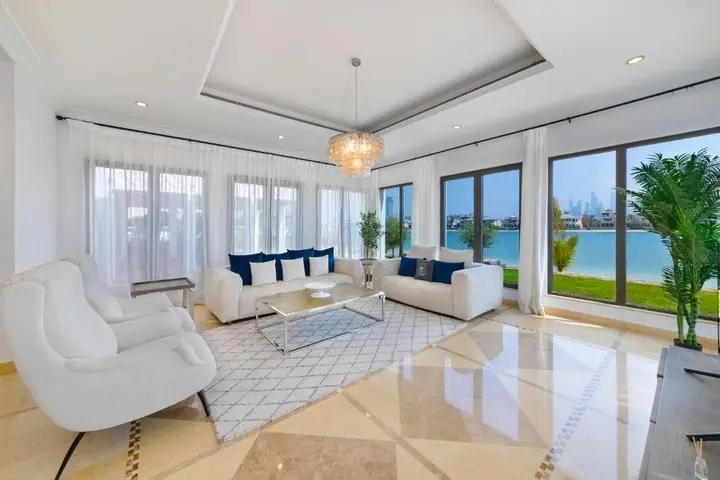 Дубай: Maison Privee - 5 Star Villa w Private Pool and Beach on Palm Jumeirah